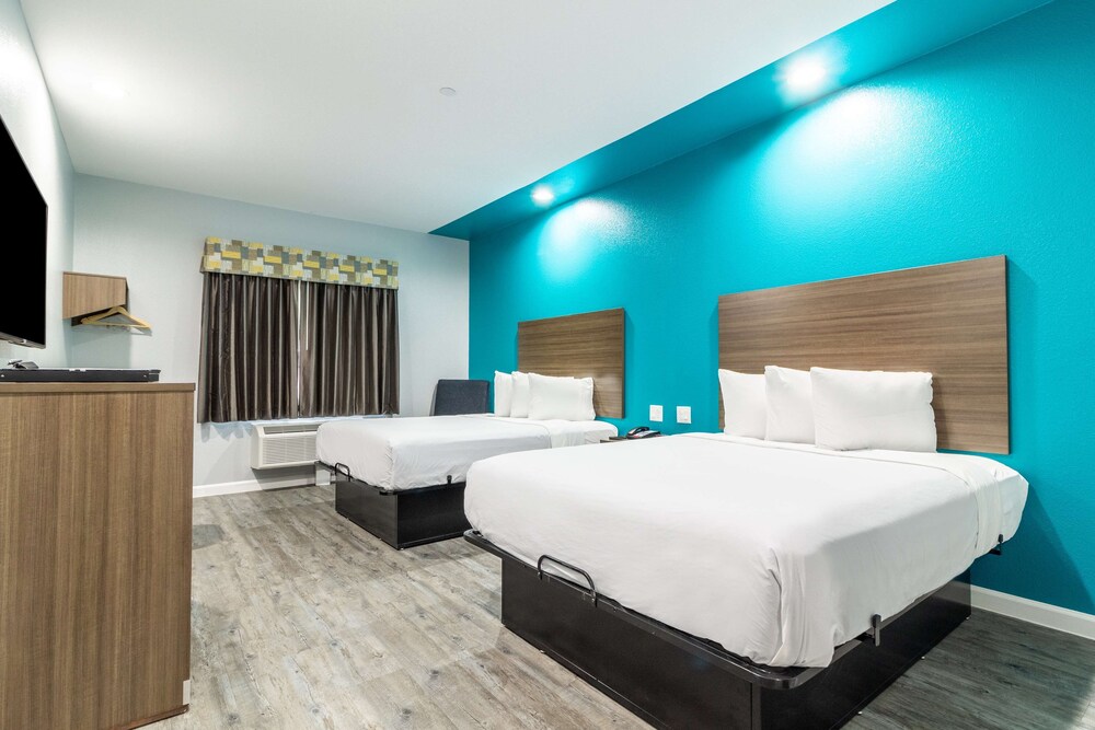 Americas Best Value Inn & Suites Kingwood IAH Airport