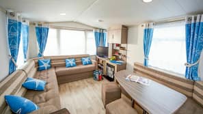 2 bedrooms, linens