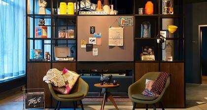 Moxy Essen City, a Marriott Hotel