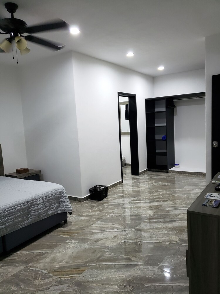 relax,24security,ac,tv,wi-fi,big housefor large groups 10 people
