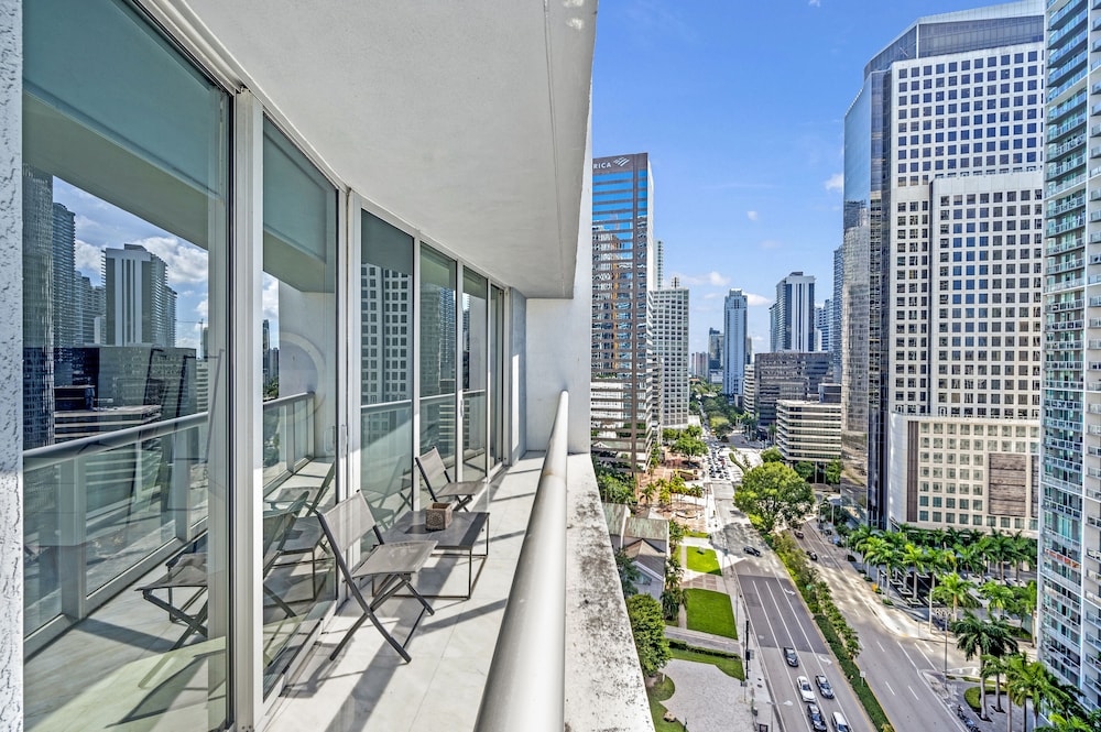 *ICON W BRICKELL LUXURY CONDO - FREE SPA *