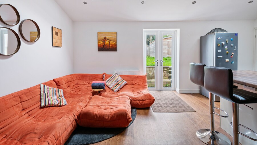 NEW Bright & Stylish 4BD Home City Centre of Leeds