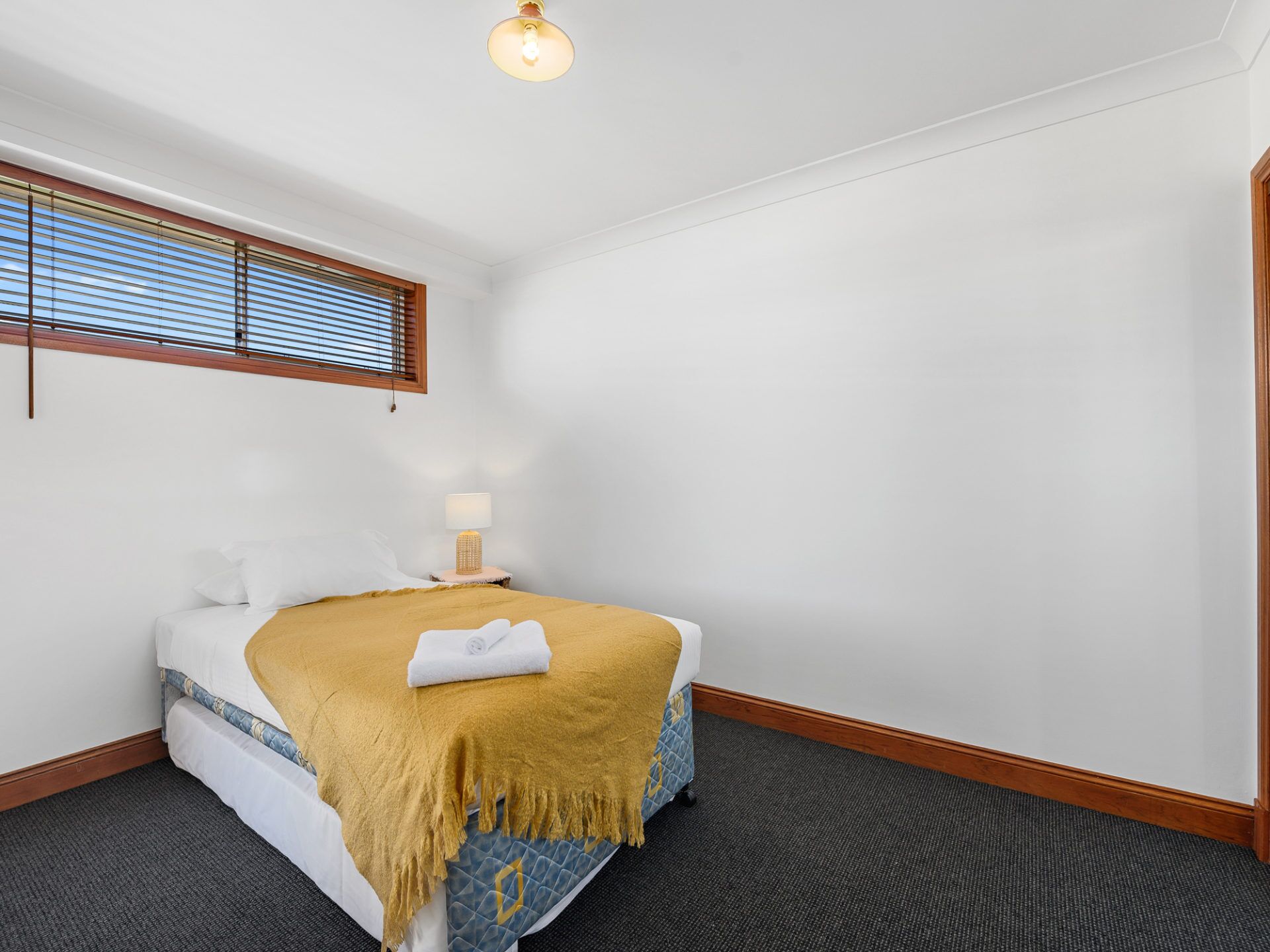 Spacious Three Bedroom Apartment Located Beachside