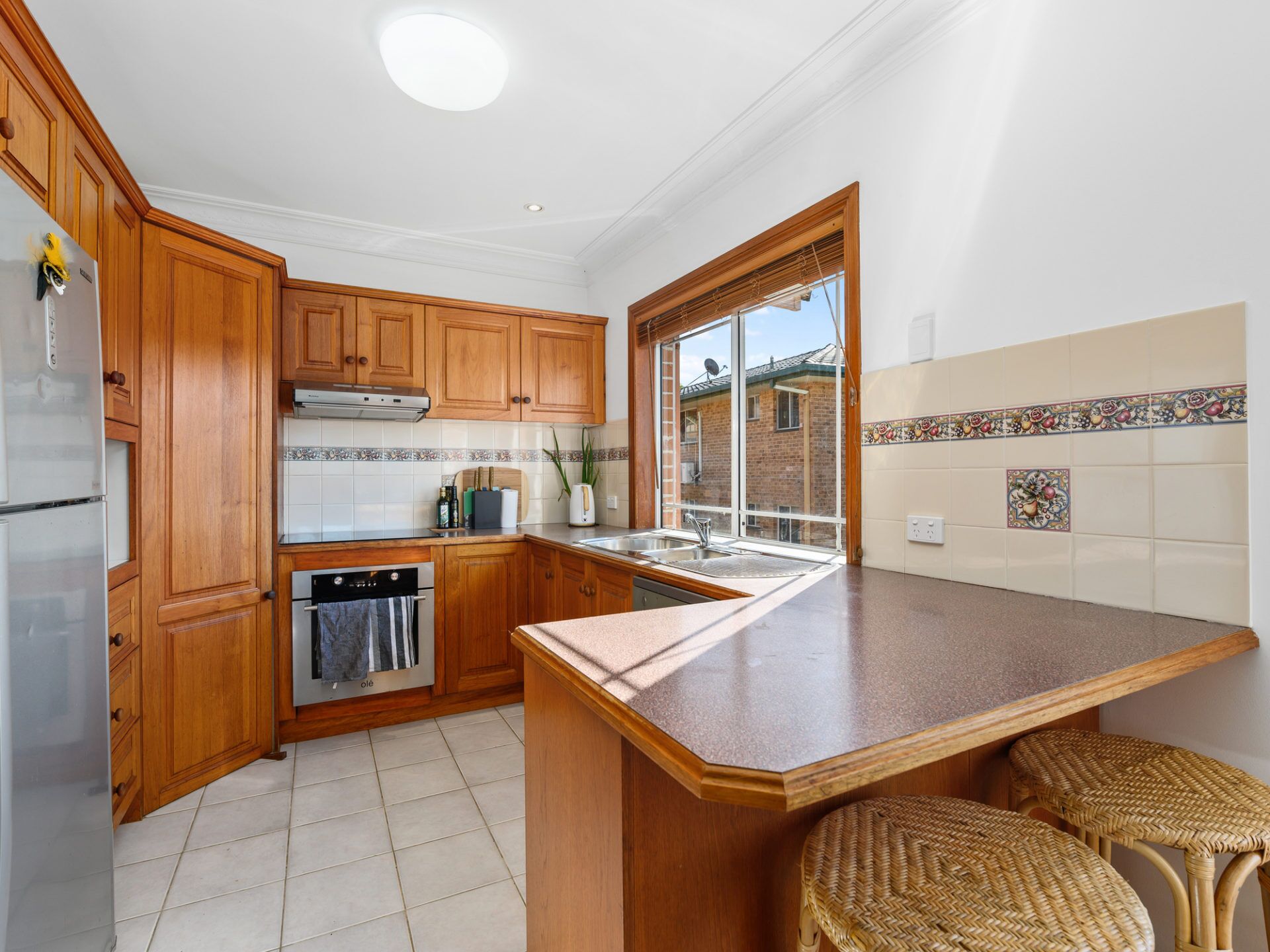 Spacious Three Bedroom Apartment Located Beachside