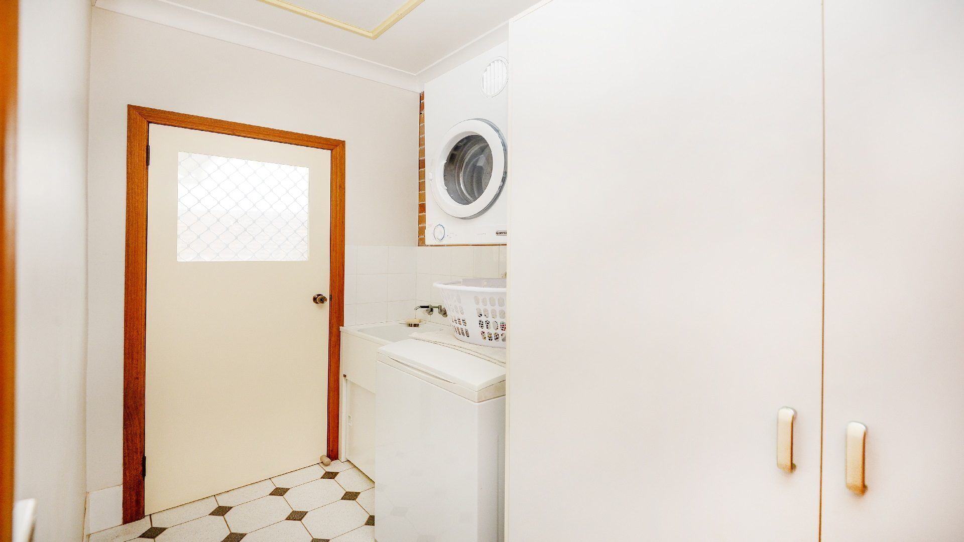 Townhouse 2 Minutes From the Beach!