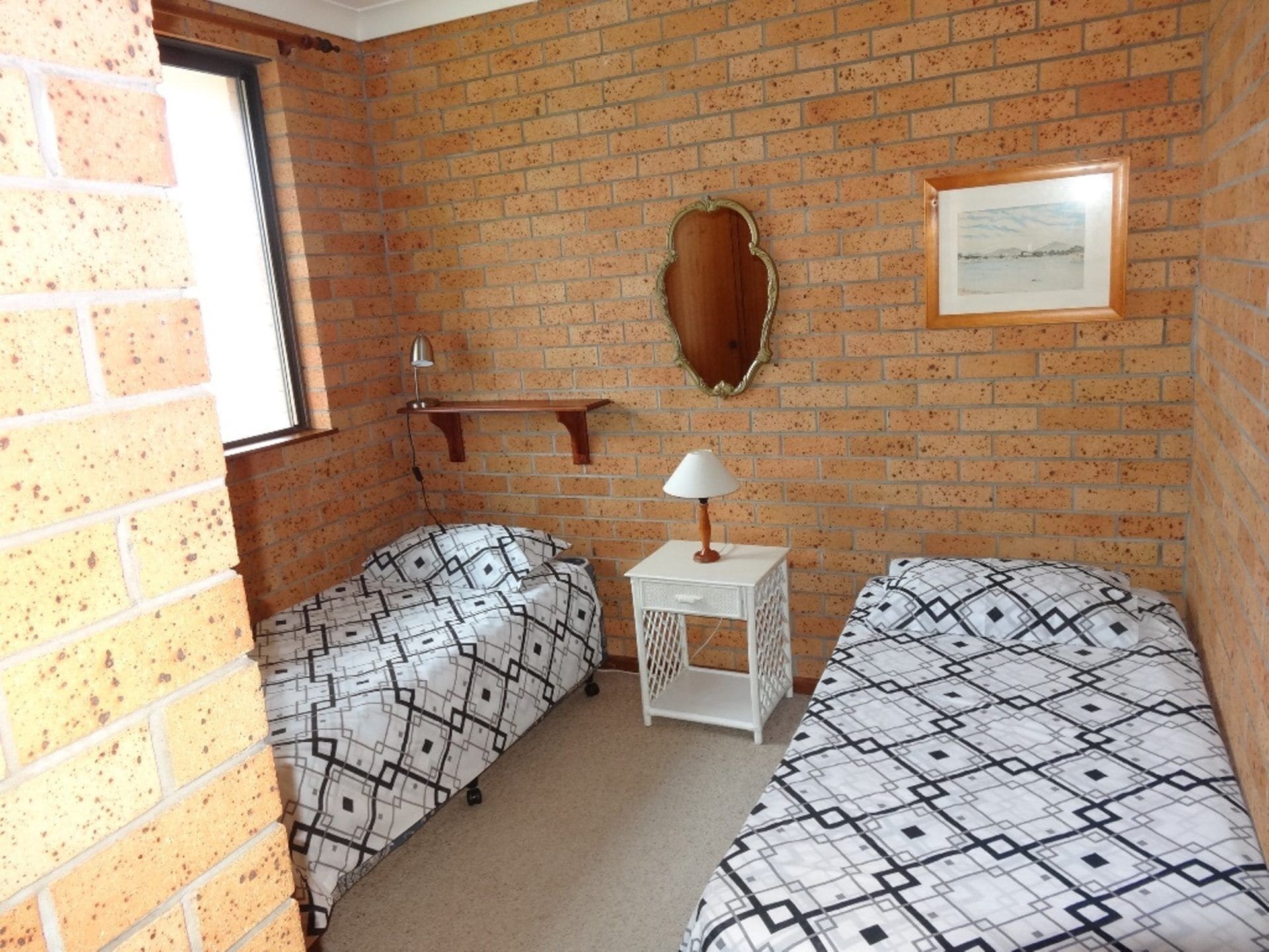 Sawtell, Unit, Garage,