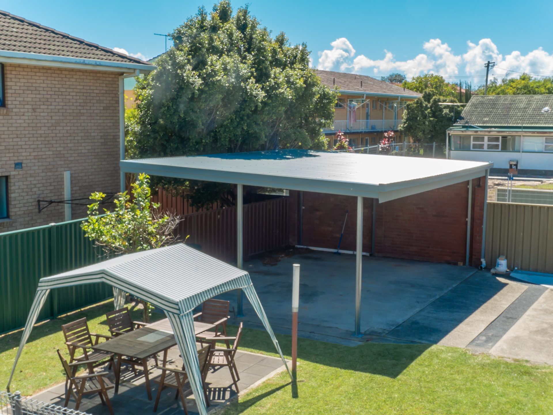 A 2 Minute Walk to the Main Street of Sawtell! Linen Included