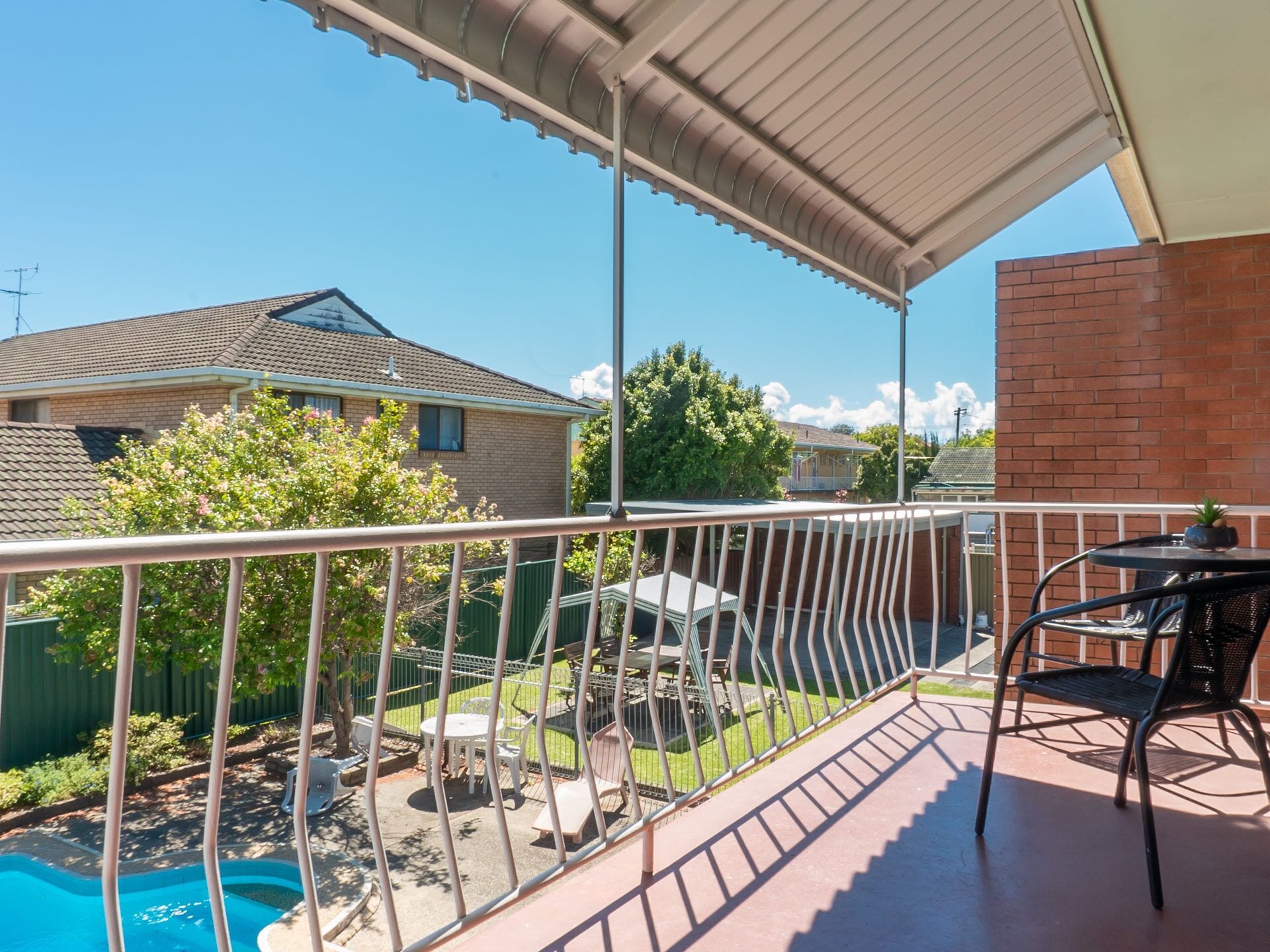 A 2 Minute Walk to the Main Street of Sawtell! Linen Included