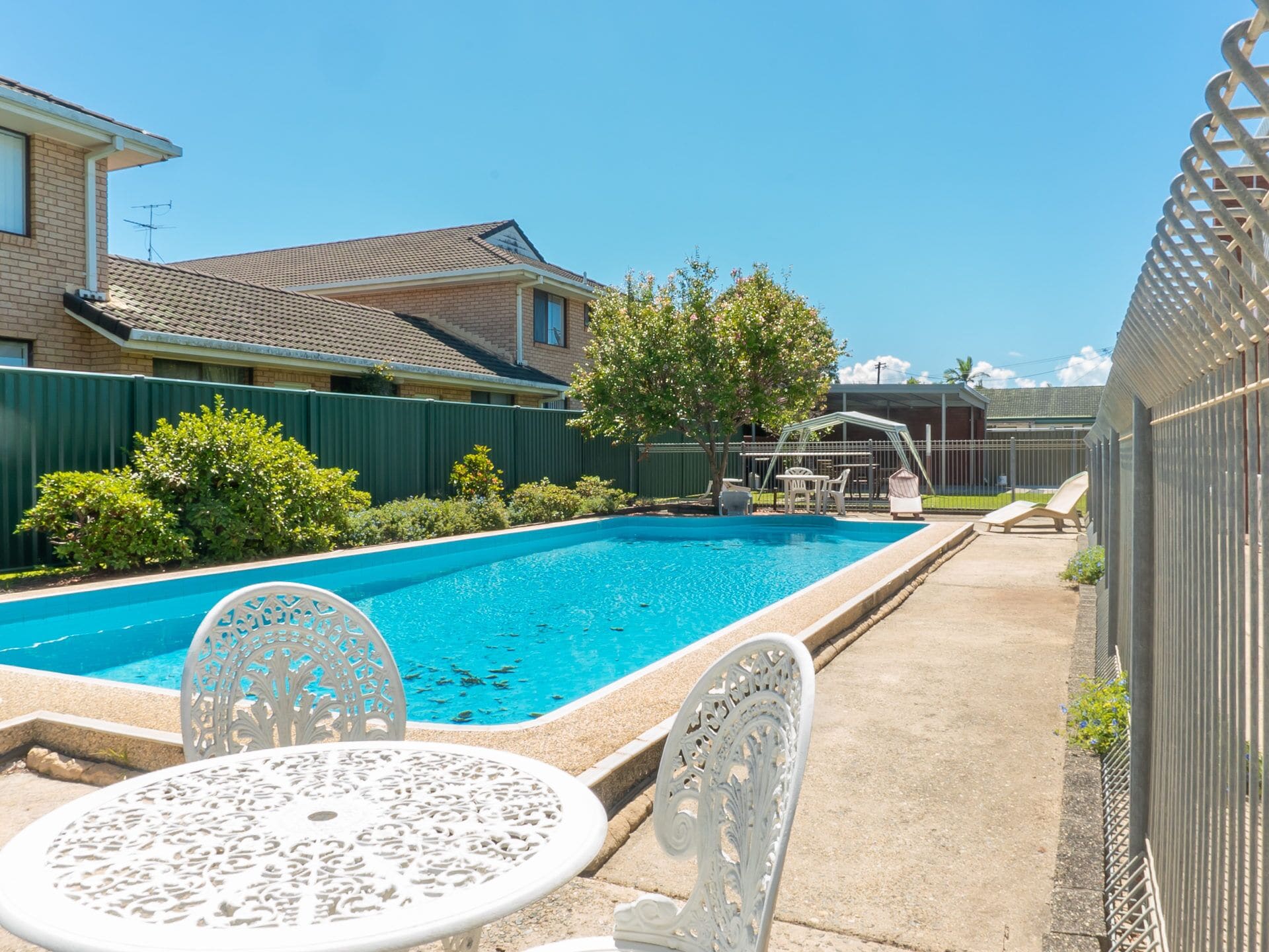 A 2 Minute Walk to the Main Street of Sawtell! Linen Included