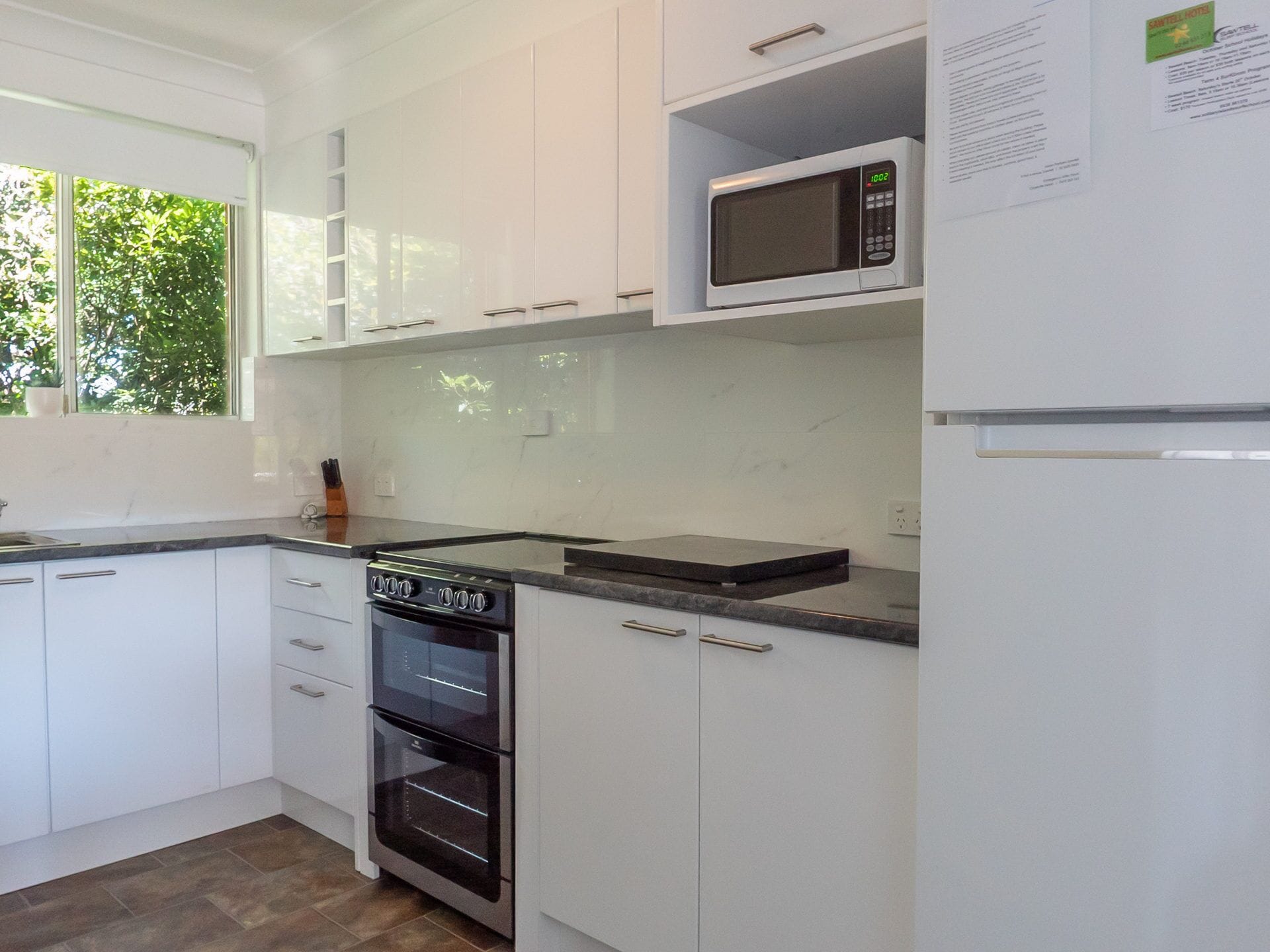 A 2 Minute Walk to the Main Street of Sawtell! Linen Included