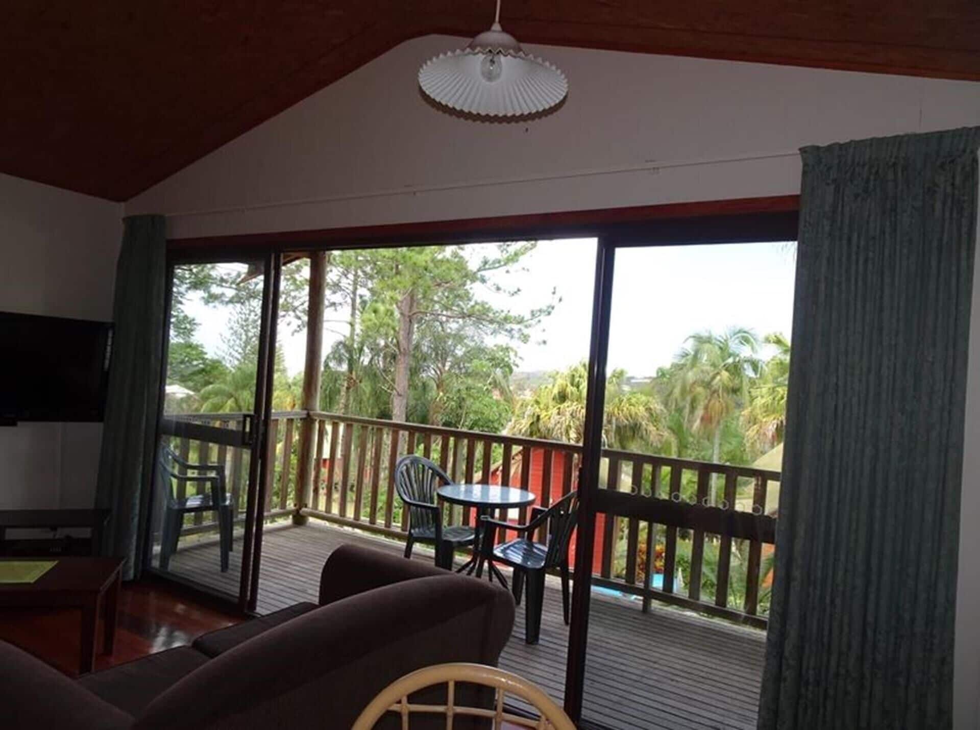 Korora Palms - Self Contained Bure