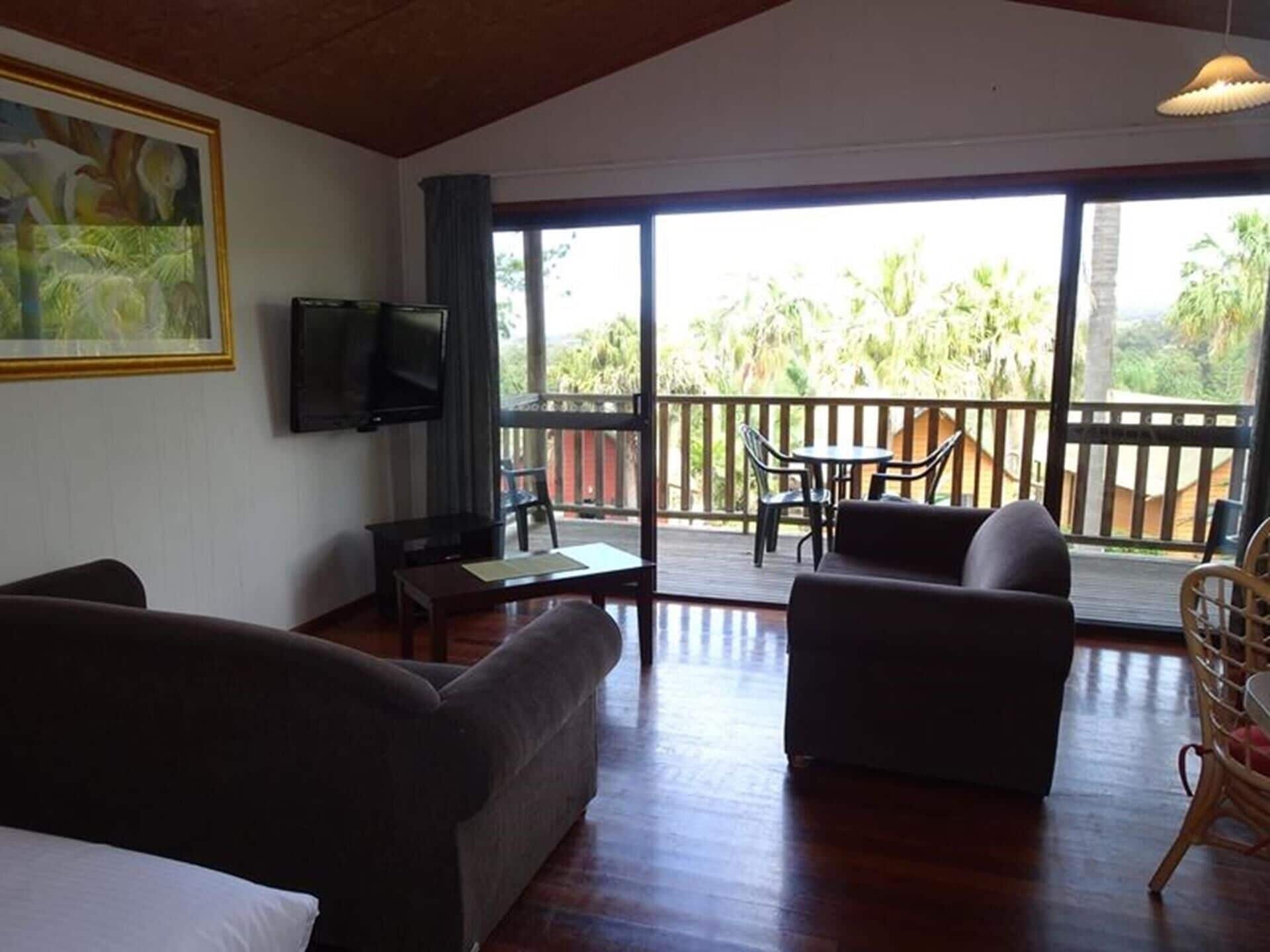 Korora Palms - Self Contained Bure