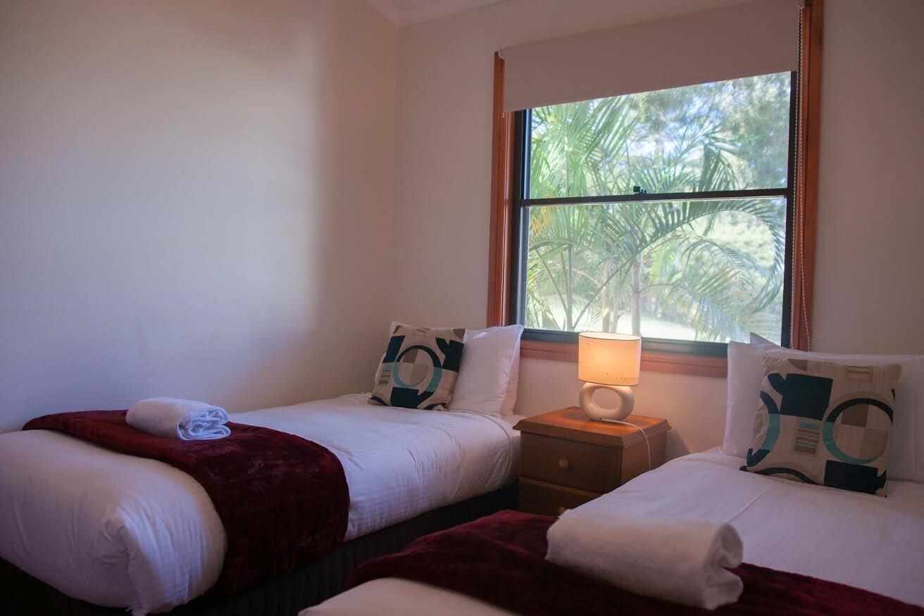 Korora Palms - Spacious Bure in Paradise Palms Resort