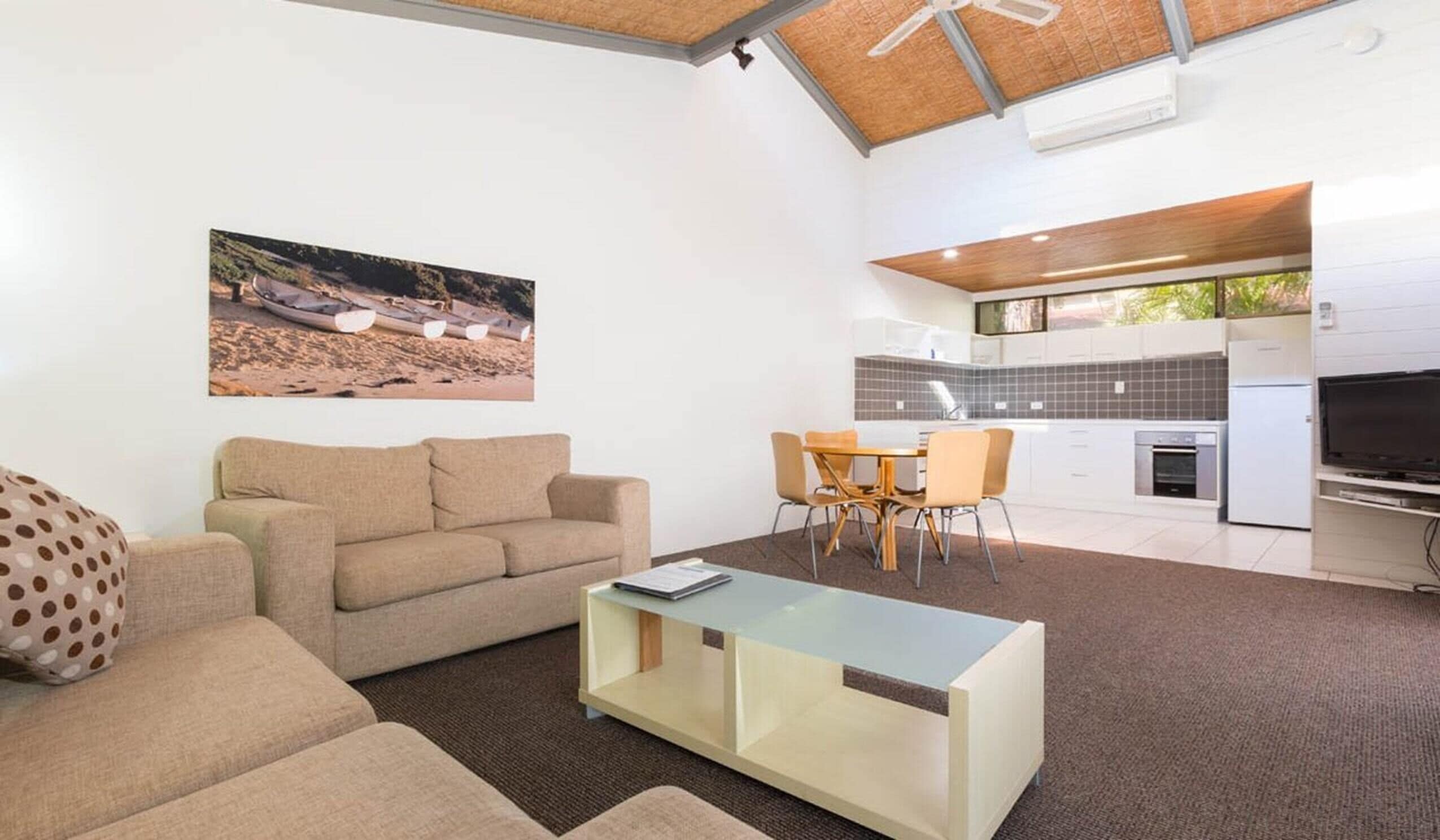 Nautilus Resort - Executive Apartment With the Beach on Your Doorstep