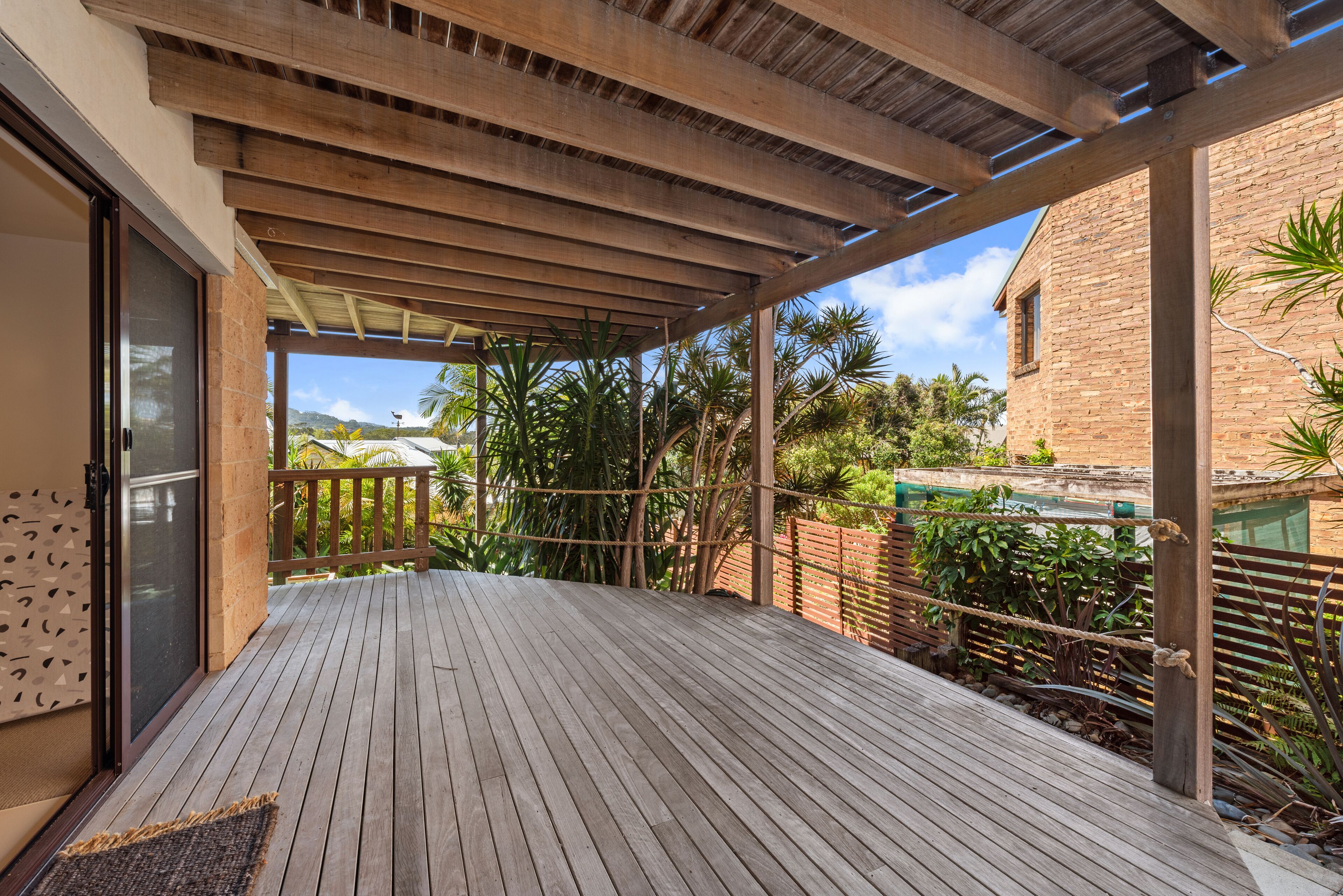 Emerald Seas Beach House - Modern Coastal Property