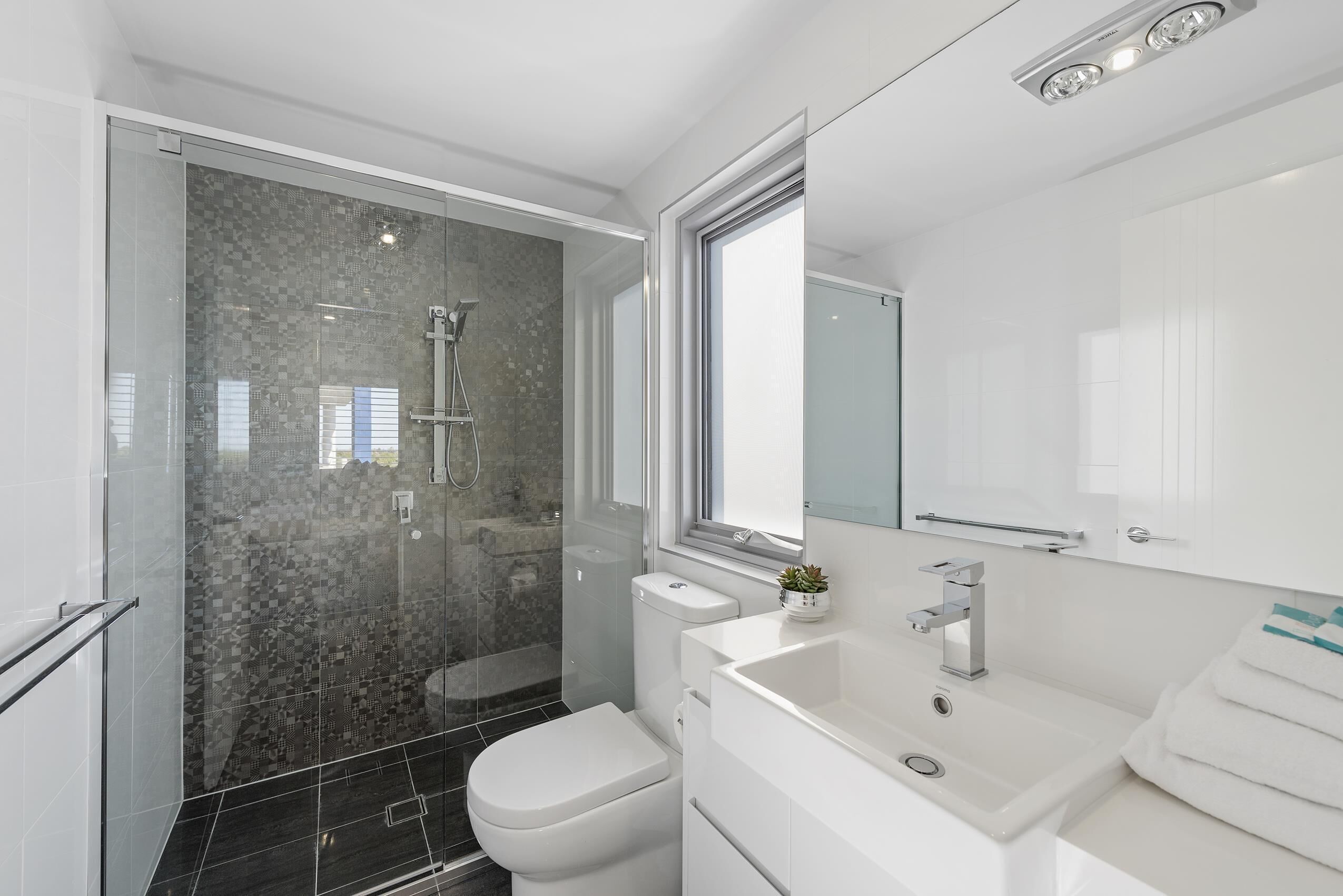 Iroise Beachside Opposite Park Beach With Ocean & Hill Views