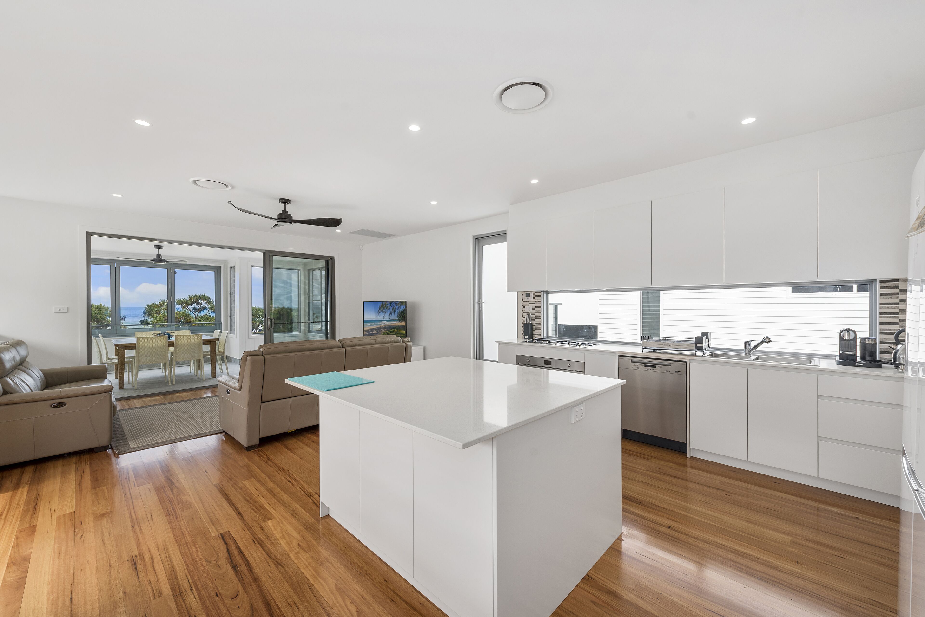 Holiday With A Spa Right On Sapphire Beach!