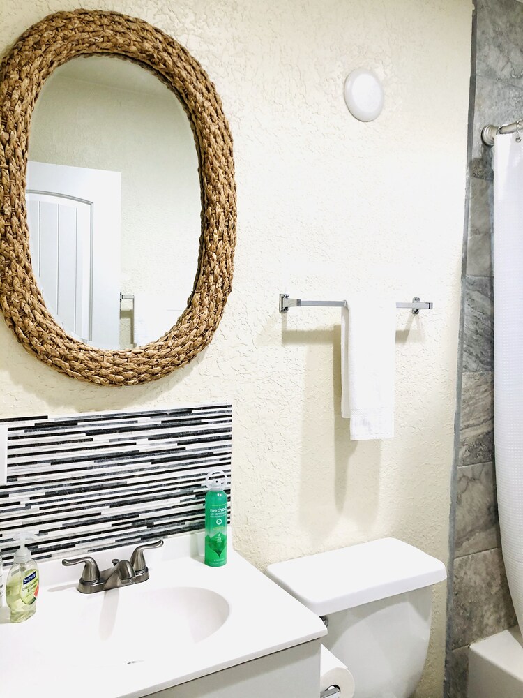 Condo,2Bedrooms,Sale,Strip,Safe,BOOK,3B,2BA,Pool,Las Vegas,SAHARA,Strat,casino