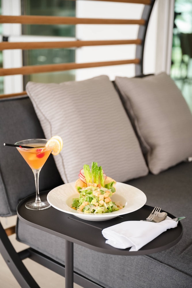 AC Hotel by Marriott Fort Lauderdale Airport