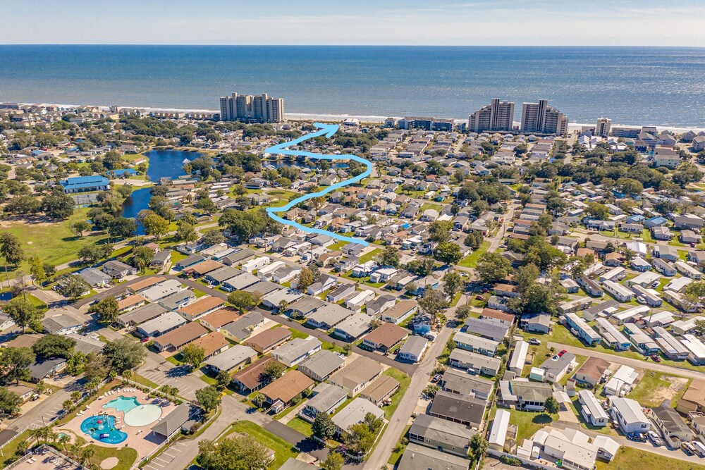 Beach House, LIMO Golf Cart included