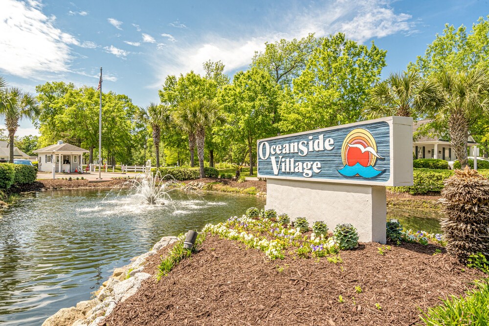 Beach House, LIMO Golf Cart included