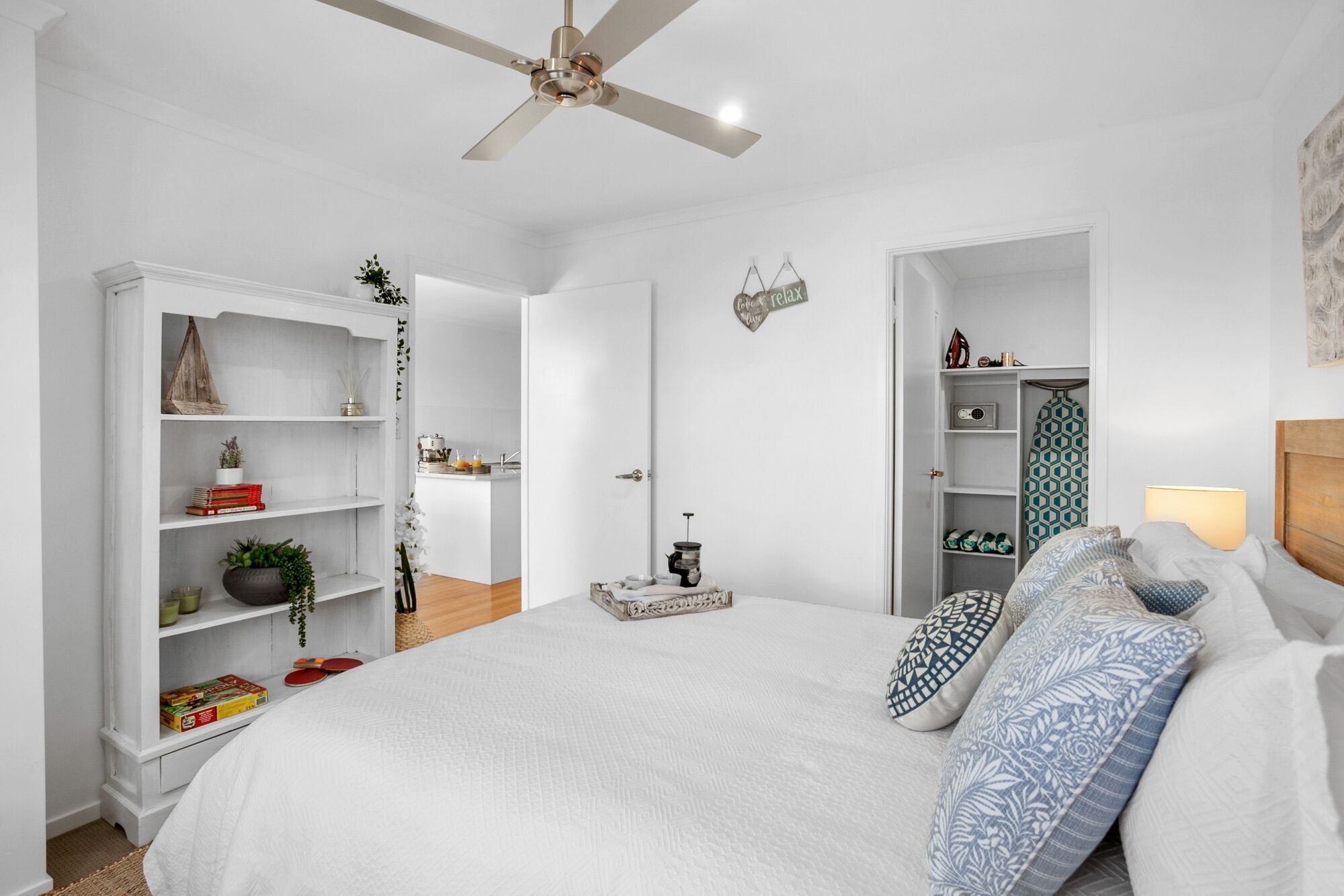 Cozy Beach Cottage Just a Short Stroll to the Seashore