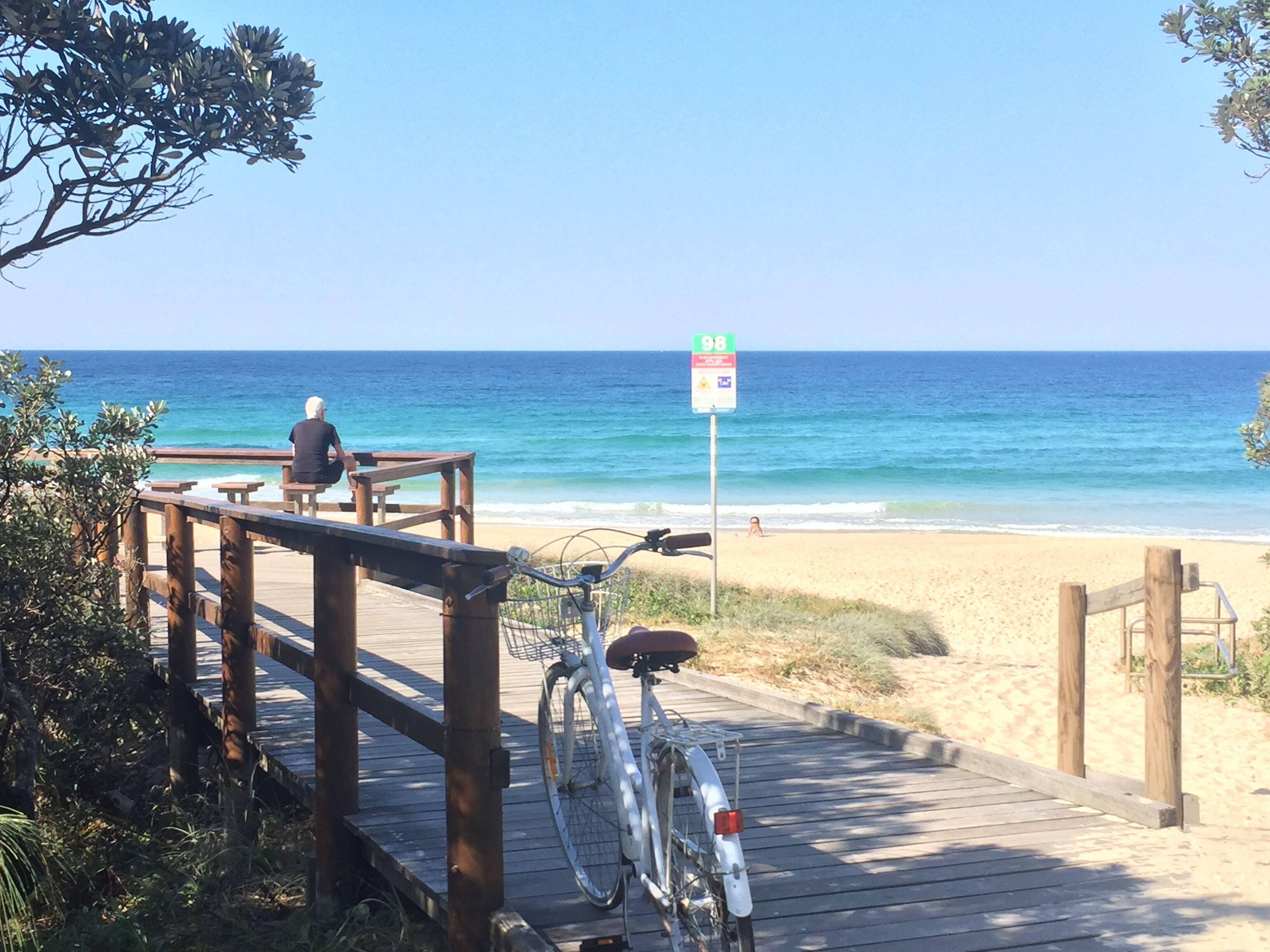 Cozy Beach Cottage Just a Short Stroll to the Seashore