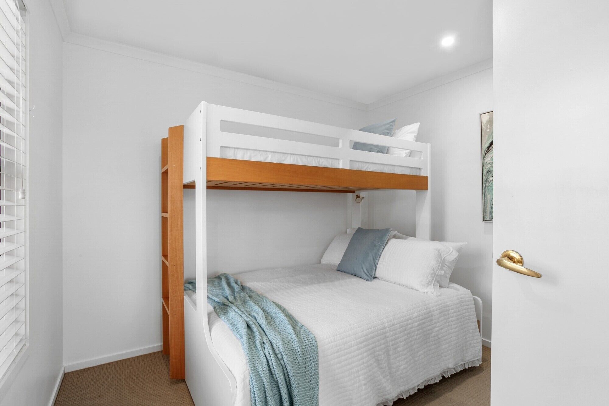 Cozy Beach Cottage Just a Short Stroll to the Seashore