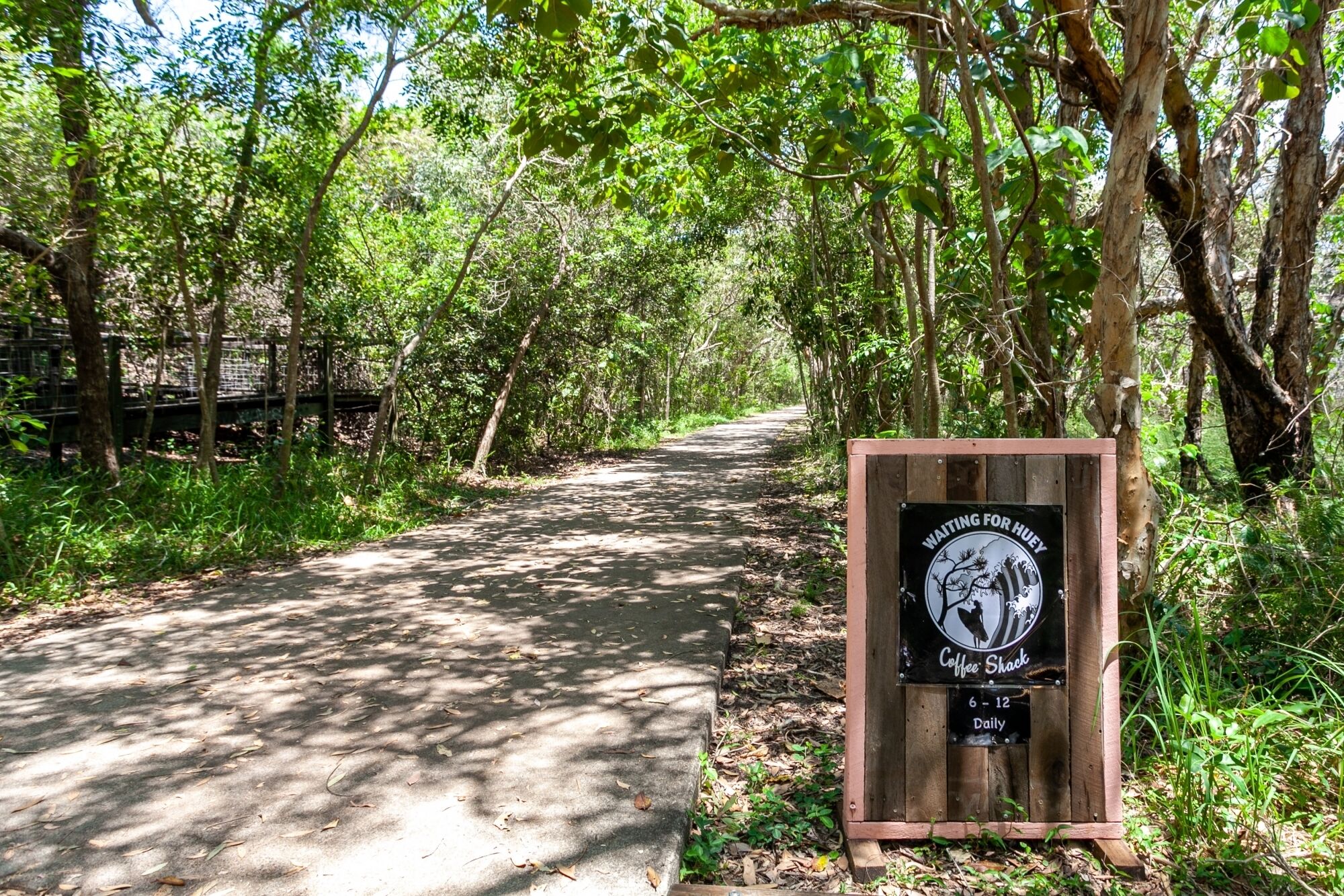 Cozy Beach Cottage Just a Short Stroll to the Seashore