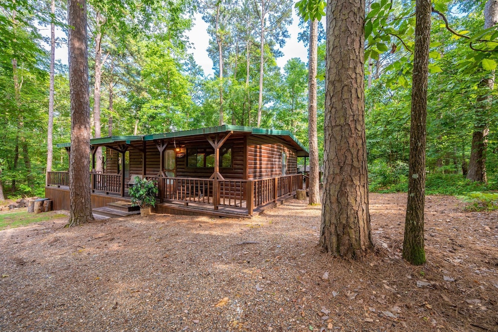 The Light House 2 Bedroom Cabin Perfect for a Small Family! Near Broken Bow Lake