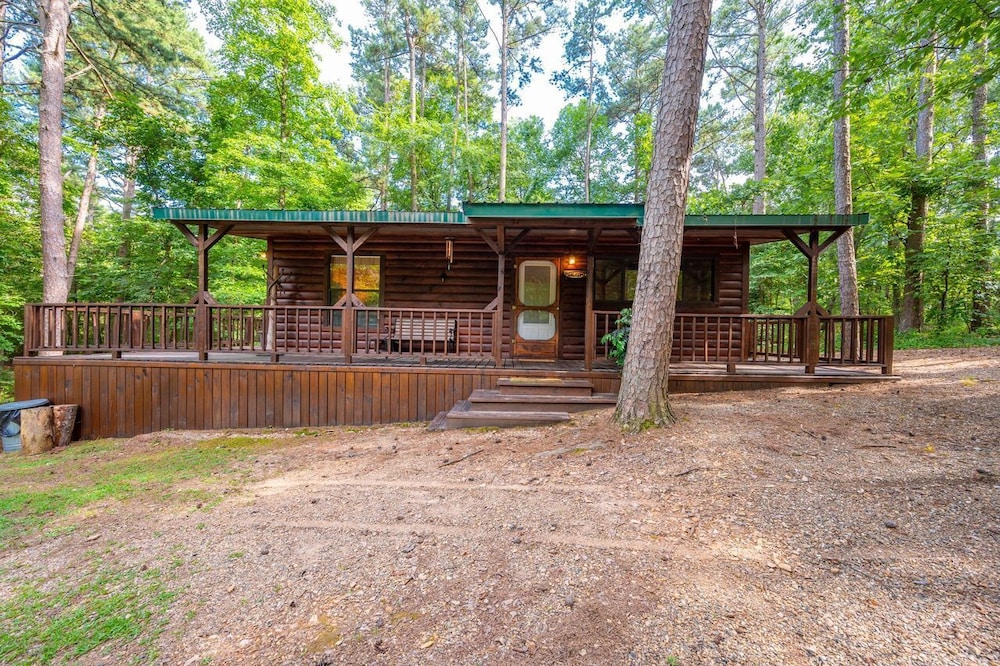 The Light House 2 Bedroom Cabin Perfect for a Small Family! Near Broken Bow Lake