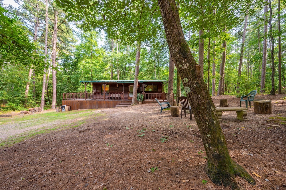 The Light House 2 Bedroom Cabin Perfect for a Small Family! Near Broken Bow Lake