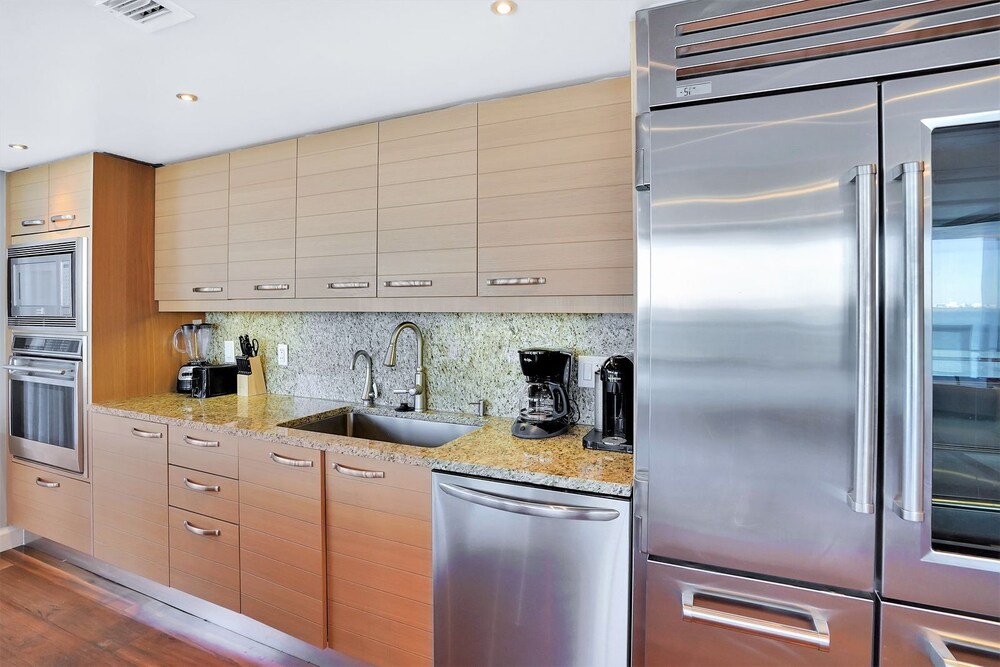 Wait N' Sea! (2 bedroom condo)