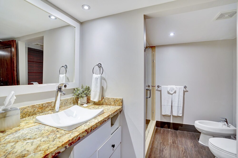 Wait N' Sea! (2 bedroom condo)