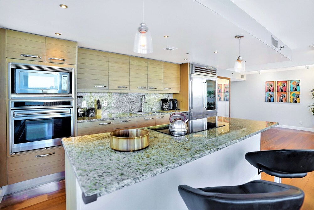 Wait N' Sea! (2 bedroom condo)