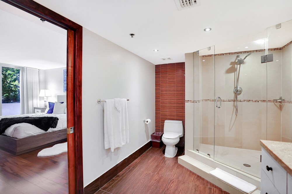 Wait N' Sea! (2 bedroom condo)