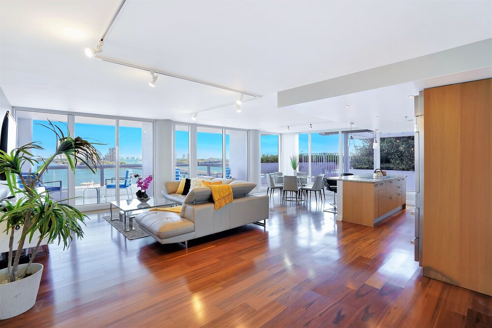 Wait N' Sea! (2 bedroom condo)