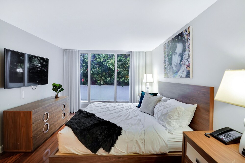 Wait N' Sea! (2 bedroom condo)