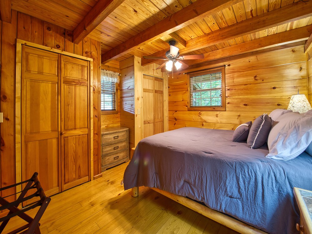 Maggie Valley Luxury Cabin With Mountain Views