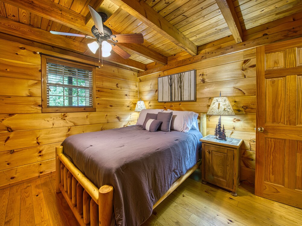 Maggie Valley Luxury Cabin With Mountain Views