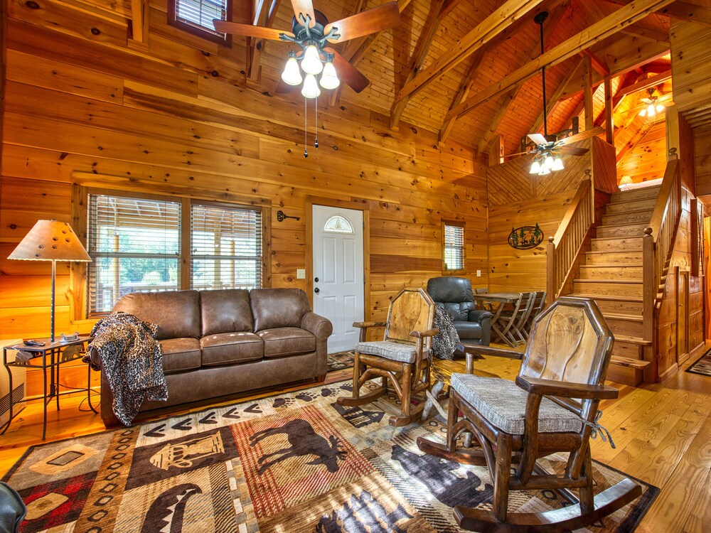 Maggie Valley Luxury Cabin With Mountain Views