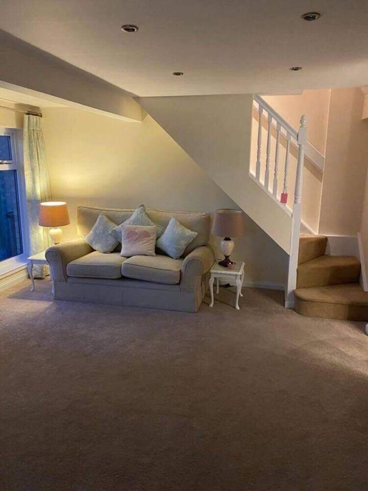 Inviting 1-bed House in Stirling