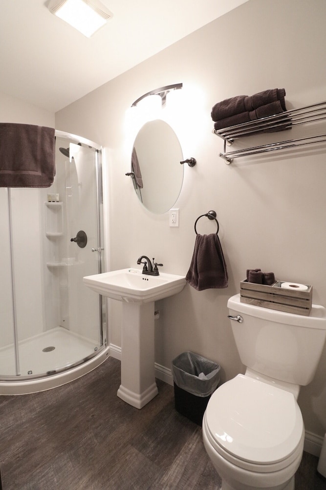 Shanty - Close to the Ark Encounter