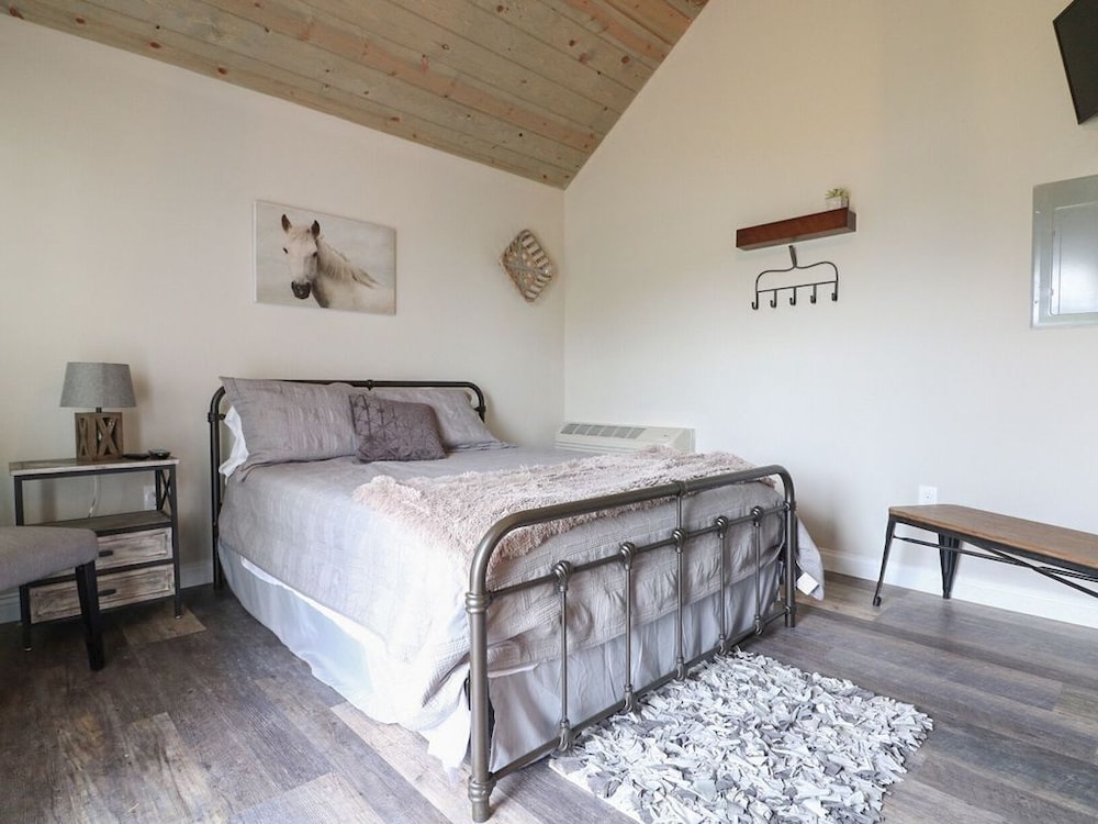 Shanty - Close to the Ark Encounter