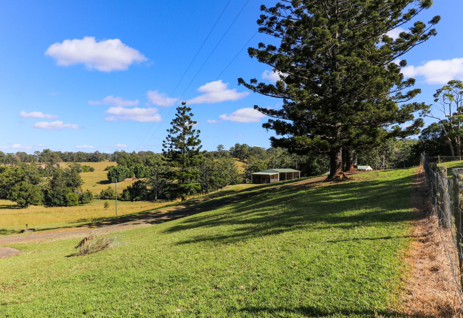Farm Stay at Lillian Rock the Entire Building
