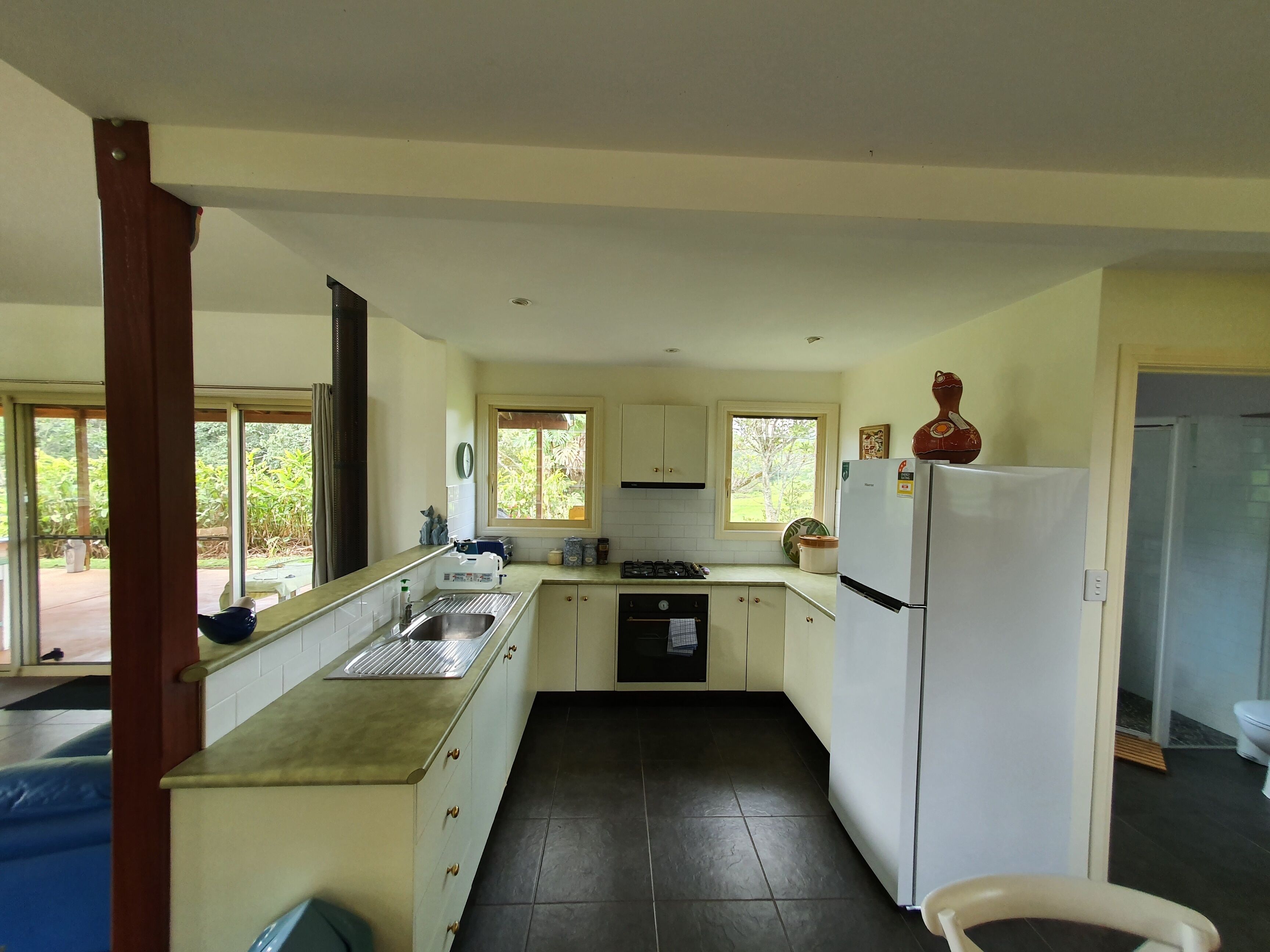 Farm Stay at Lillian Rock the Entire Building