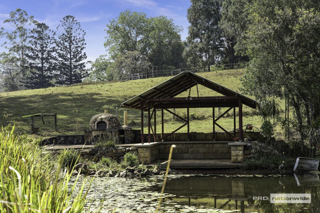Farm Stay at Lillian Rock the Entire Building