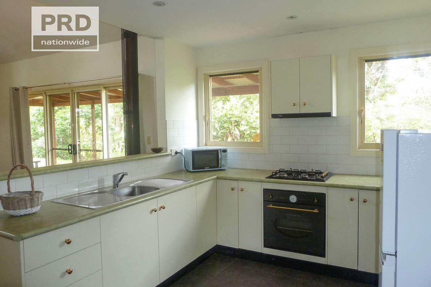 Farm Stay at Lillian Rock the Entire Building