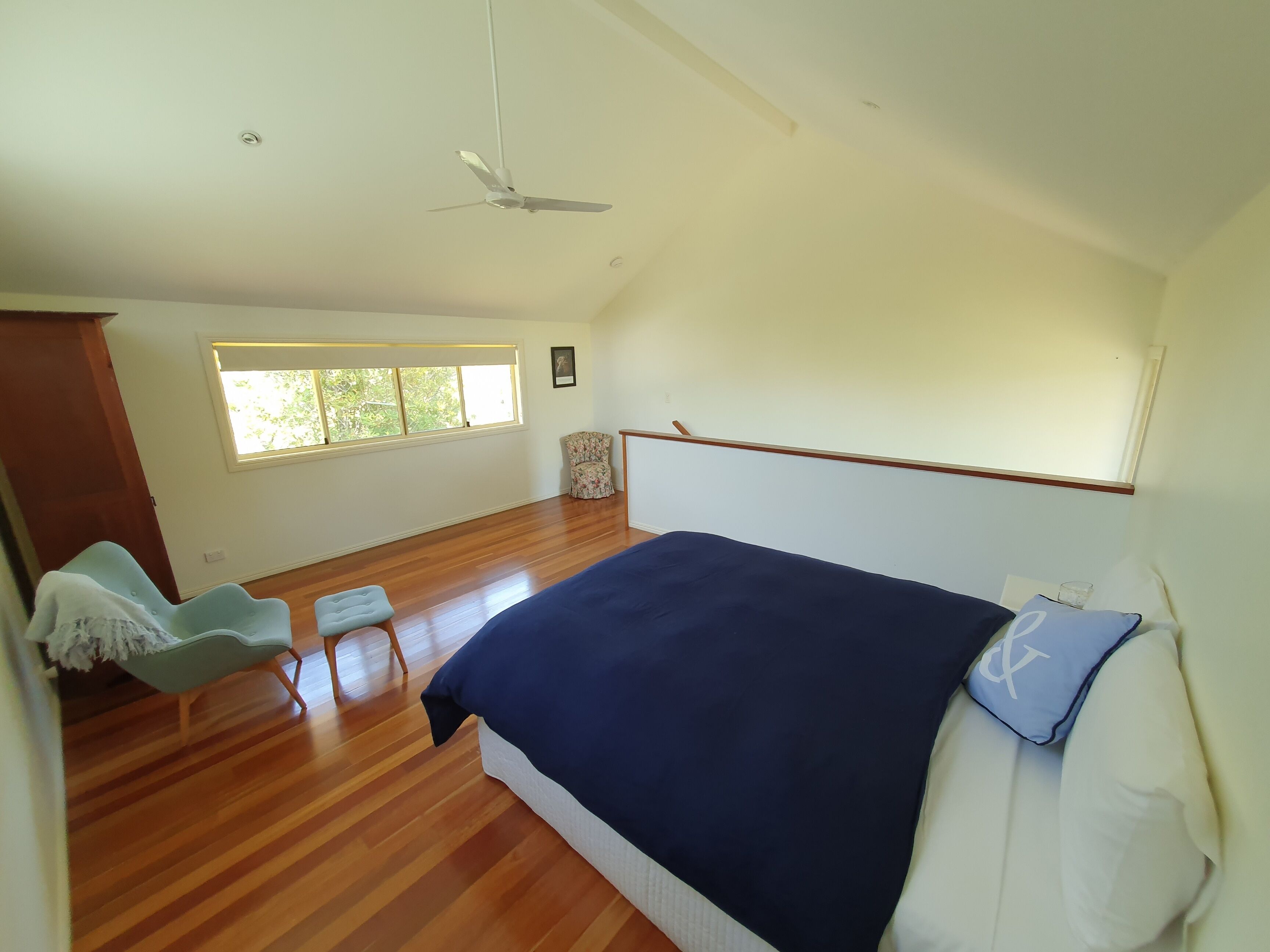 Farm Stay at Lillian Rock the Entire Building