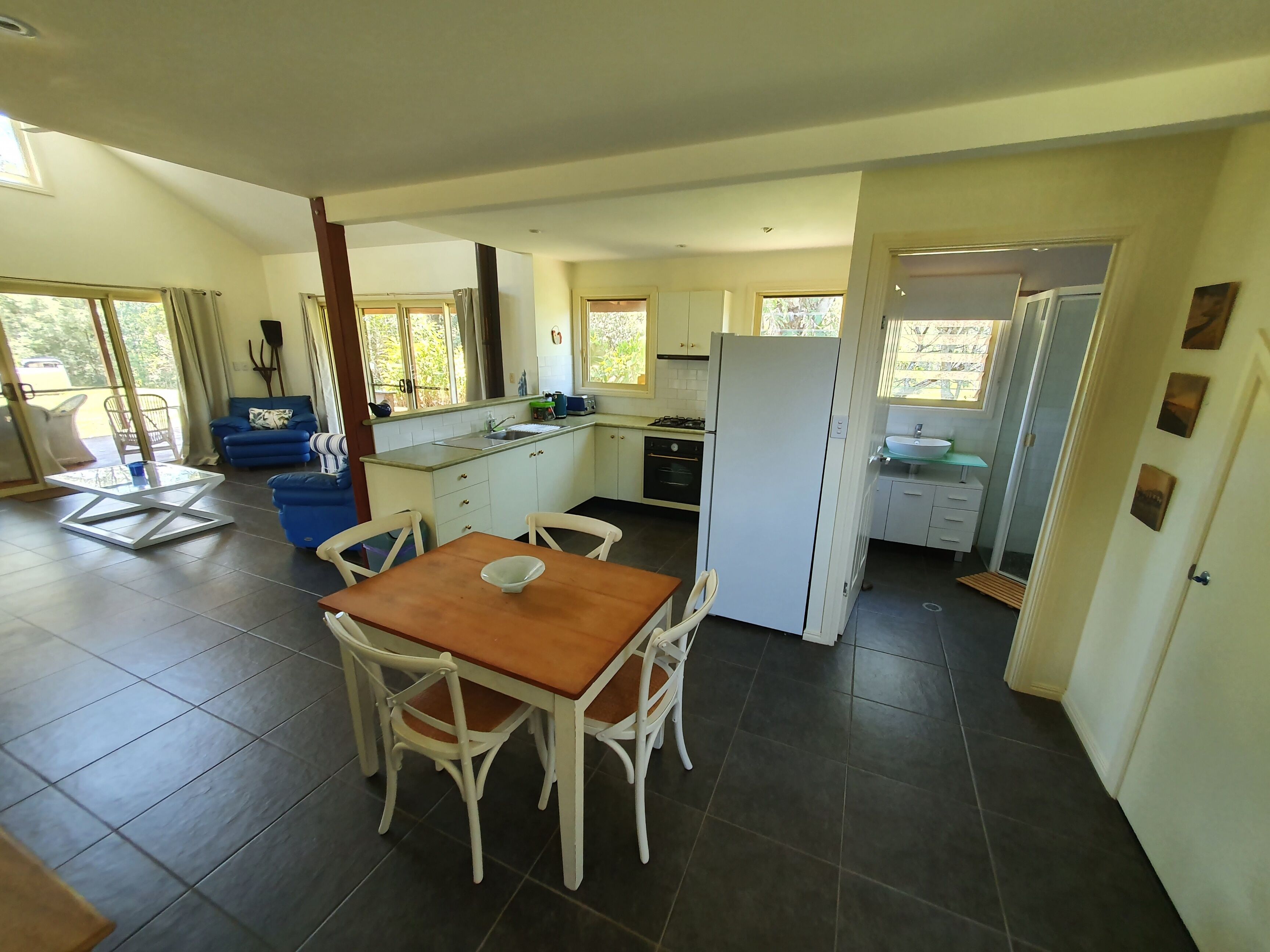 Farm Stay at Lillian Rock the Entire Building